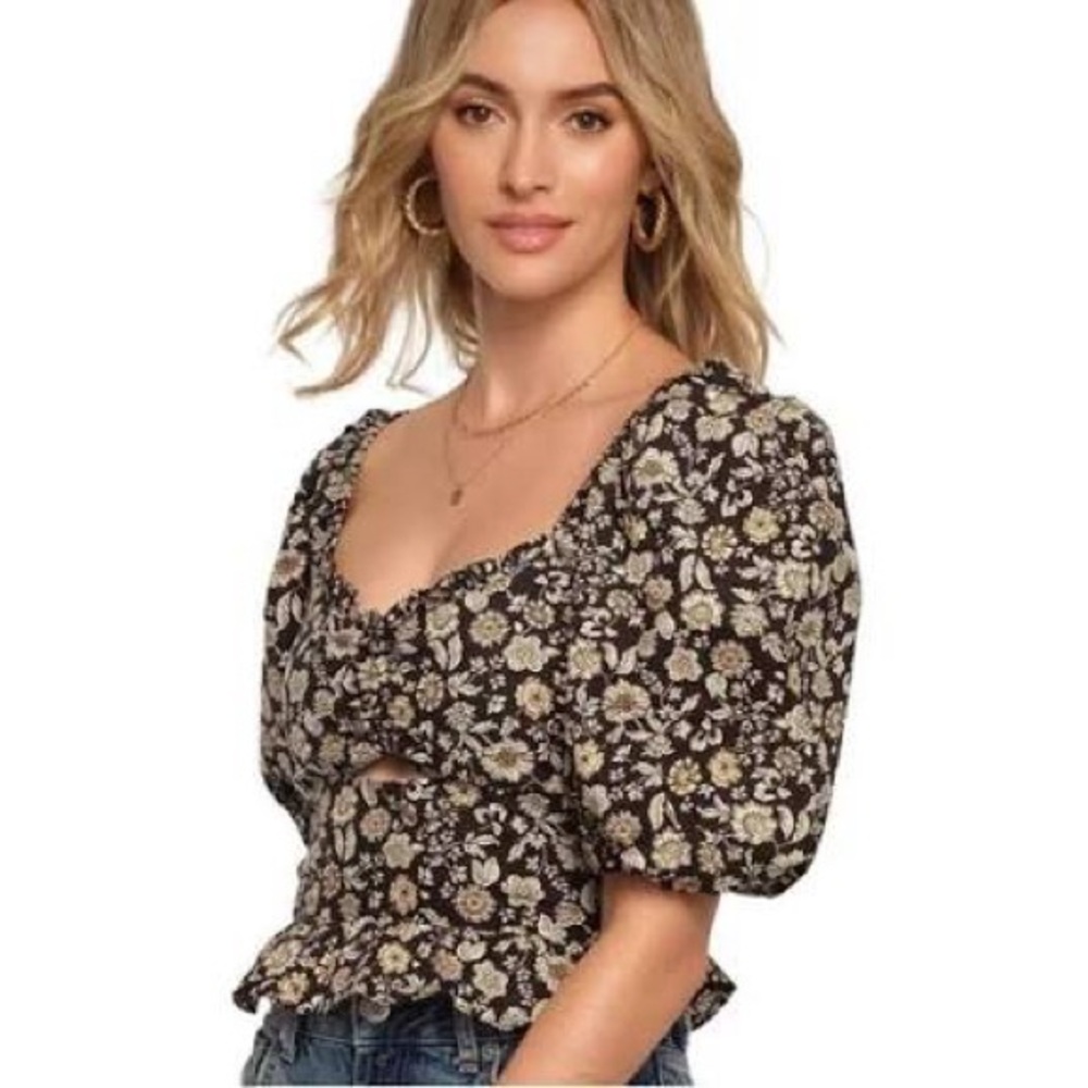 NWT Heartloom Svea Floral Cutout Top